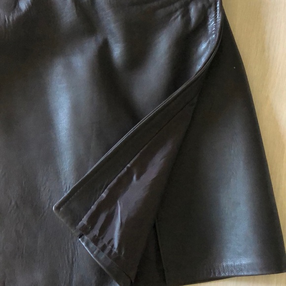ANN TAYLOR FAUX LEATHER SKIRT - Picture 2 of 4
